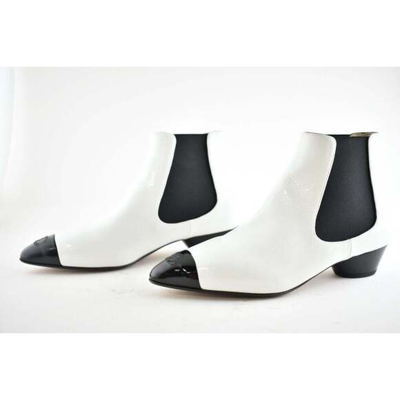 Chanel 19B White Black Leather Cone CC Logo Ankle Short Pointed Chelsea Boot 38 - Picture 9 of 11